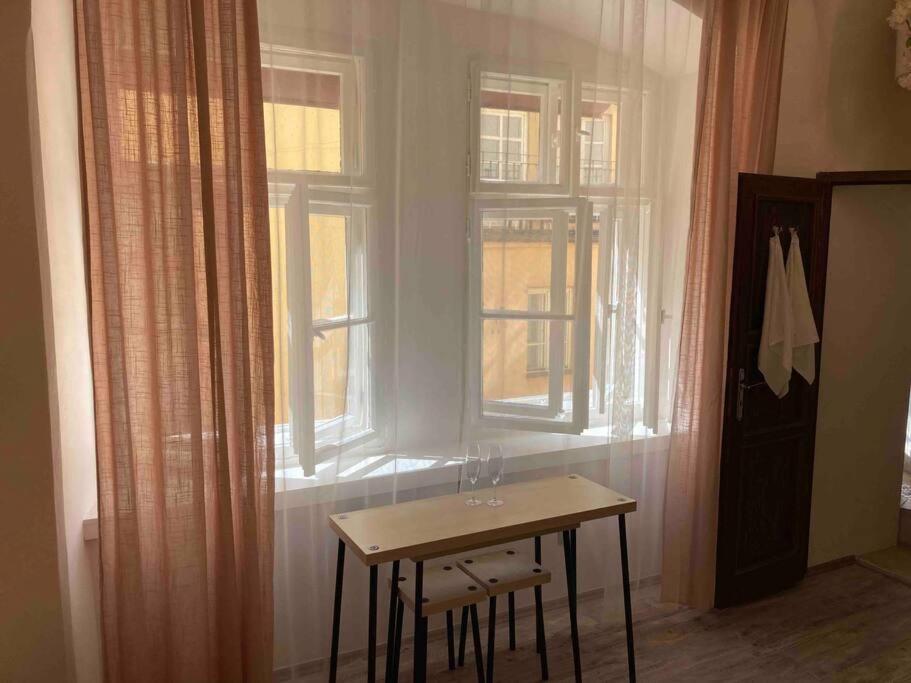 Studio In Gothic House, 50M To The Old Town Square براغ المظهر الخارجي الصورة